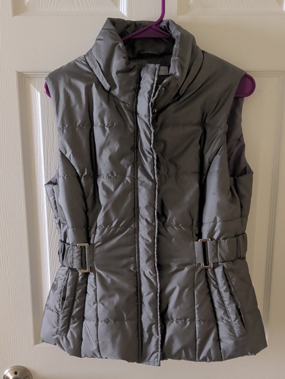 New York & Company Quilted Puffer Vest in Gray